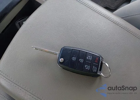 2016 Kia Sedona Lx из США, поврежденный, VIN KNDMB5C10G6118991